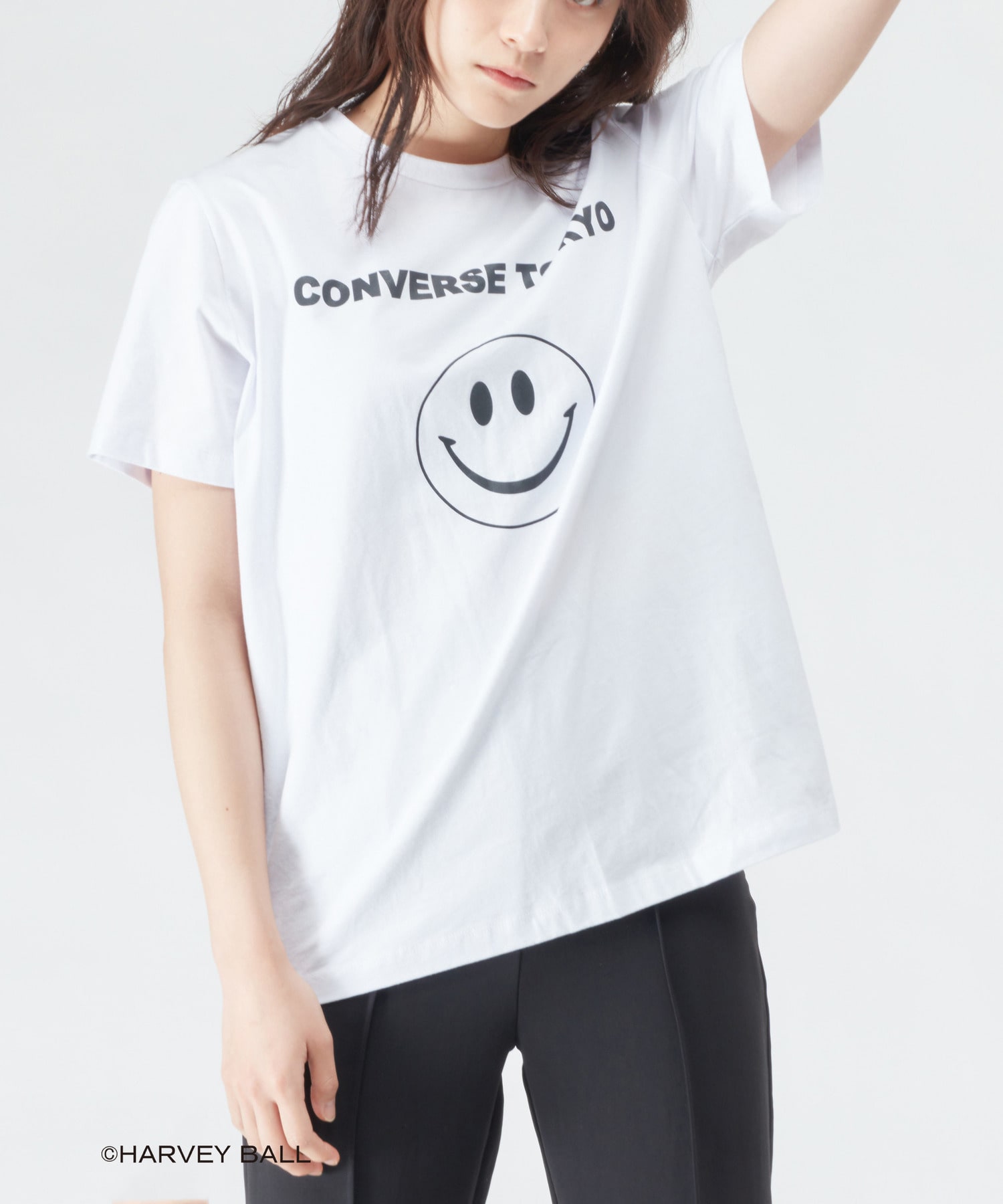 スマイリーフェイスプリントtシャツ Converse Tokyo コンバーストウキョウ 公式オンラインストア