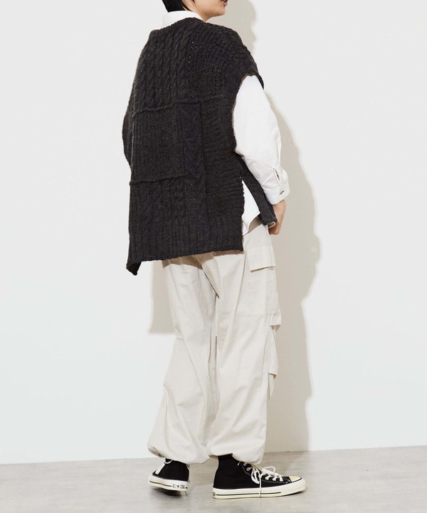 OVER SILHOUETTE CABLE KNIT VEST 詳細画像 11