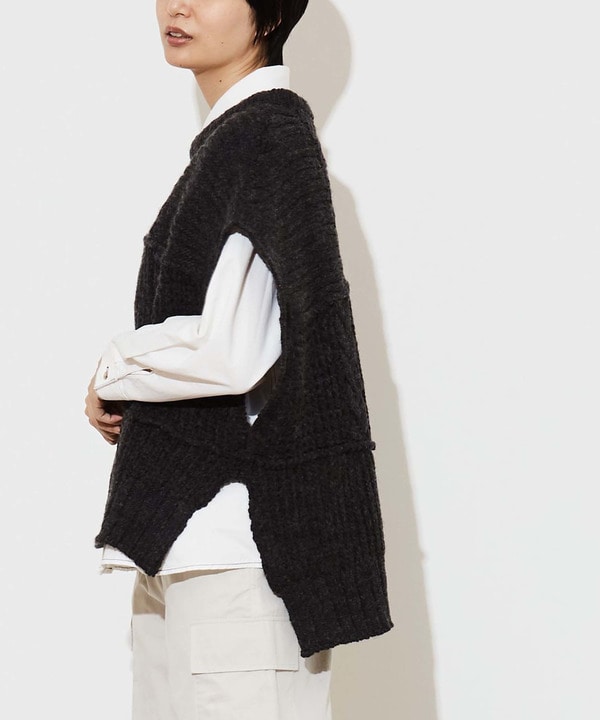 OVER SILHOUETTE CABLE KNIT VEST 詳細画像 9