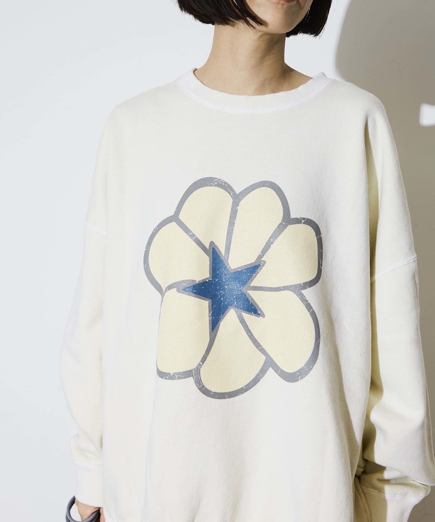 PIGMENT DYE CRACK PRINT FLOWER SWEAT