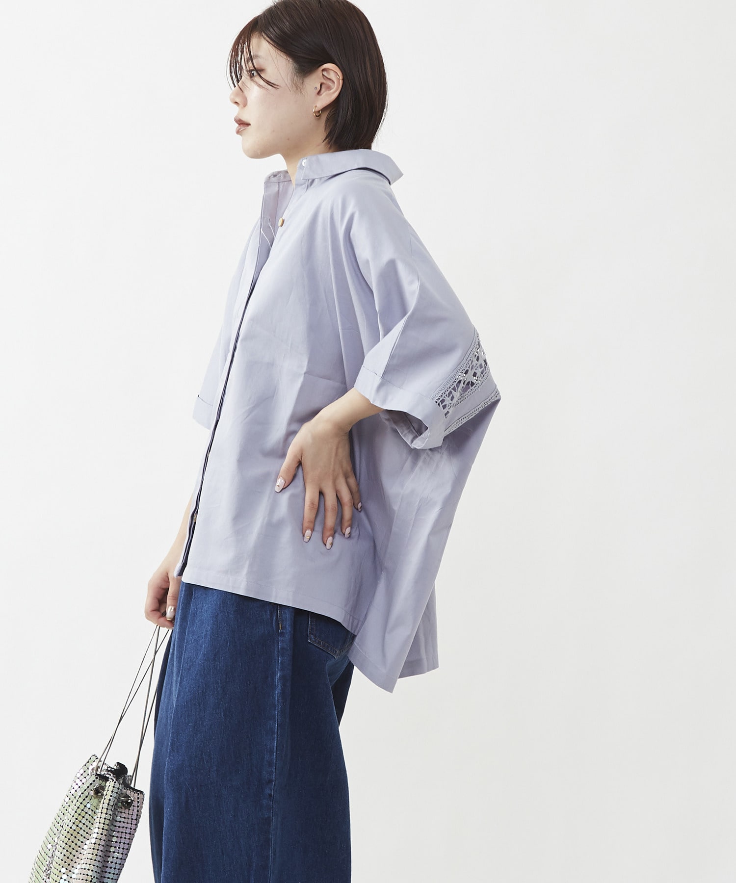 【STAR★LACE】BACK LACE OVERSIZED SHIRT