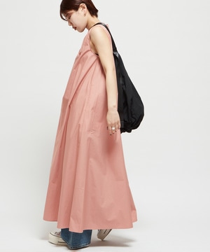 SLEEVELESS GATHERED VOLUME DRESS