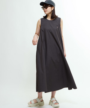 SLEEVELESS GATHERED VOLUME DRESS