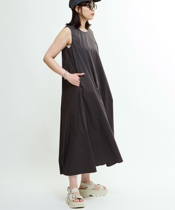 SLEEVELESS GATHERED VOLUME DRESS 詳細画像 13