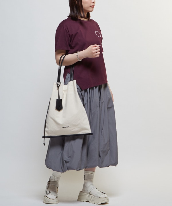 ASYMMETRY EMBROIDERY LOGO TEE 詳細画像 3