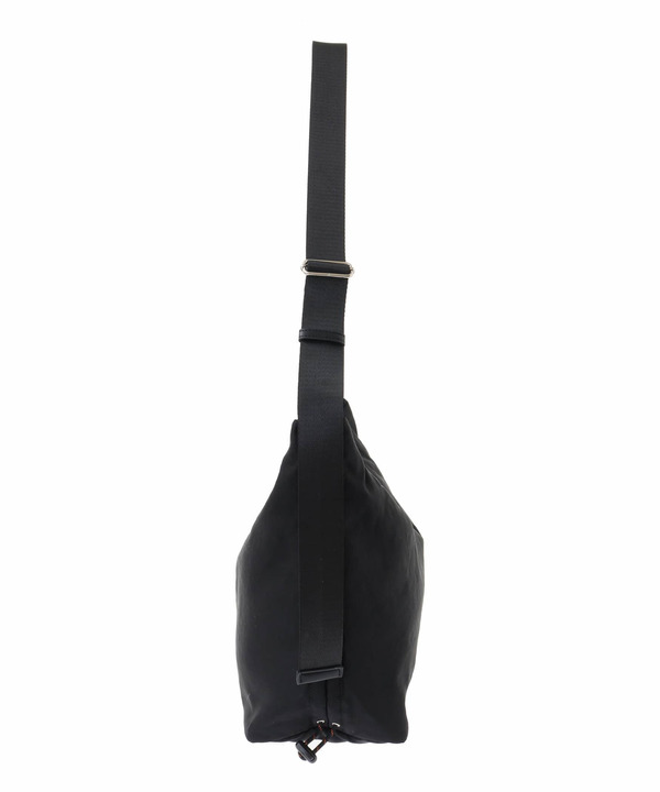 SIDE GATHER NYLON PADDED SHOULDER BAG 詳細画像 2