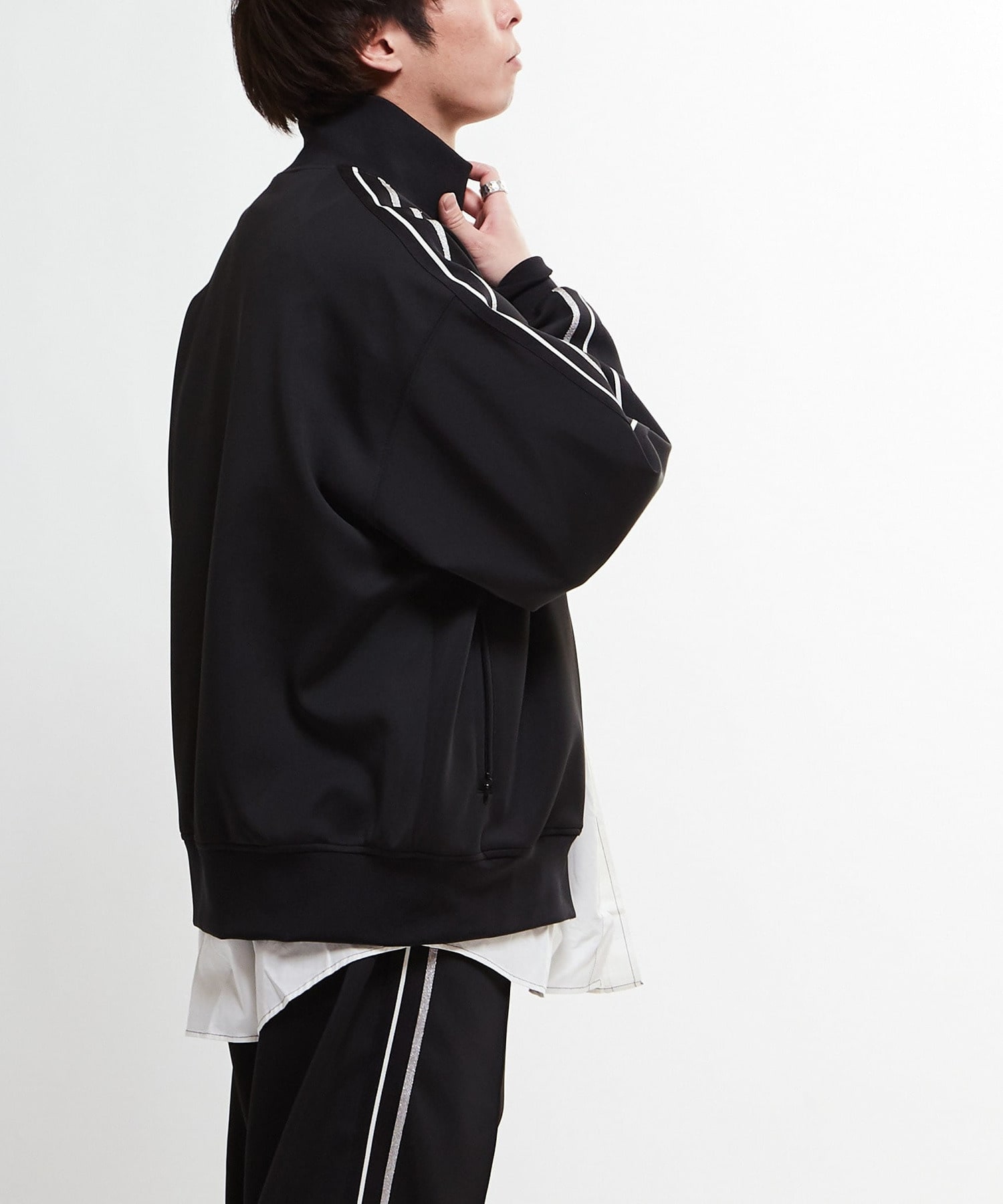 Eアウター SIDE LINE CRASHED VELOR TRACK JACKET｜CONVERSE TOKYO