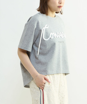 SPINDLE LOGO TUCK TEE