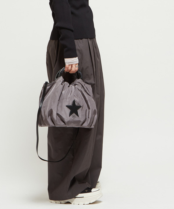 ACRYLIC HANDLE BALLOON SHOULDER BAG 詳細画像 1