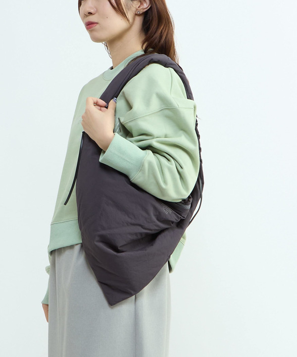 LACE-UP TRIANGLE PUFF BAG 詳細画像 3