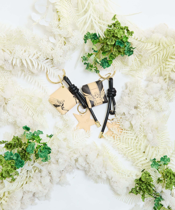 【CLAMP】『CLOVER』POUCH CHARM (全2種) 詳細画像 1