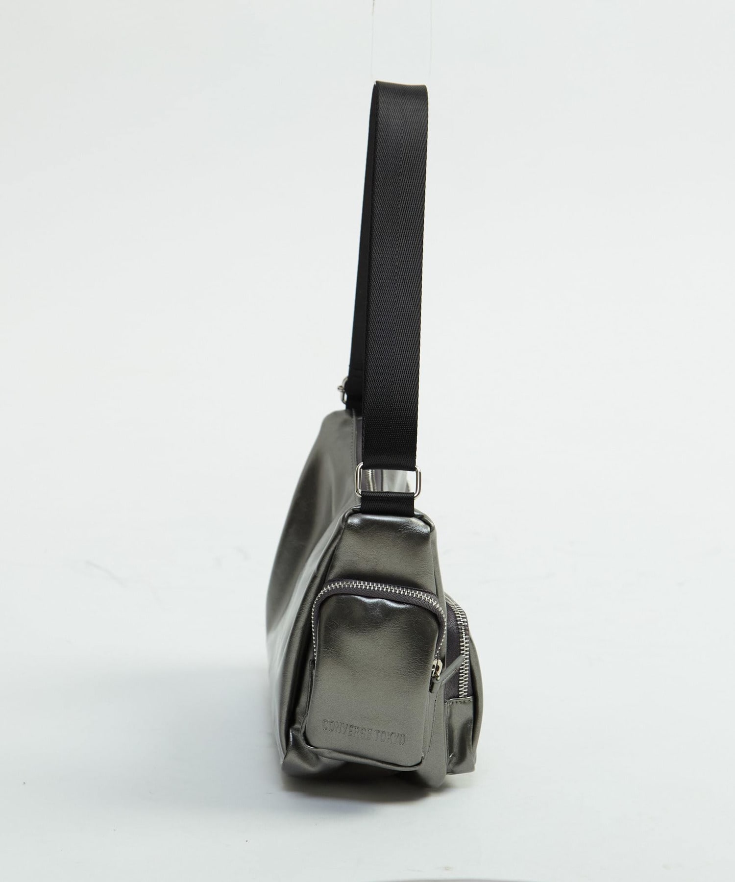 MULTI POCKET SHOULDER BAG｜CONVERSE TOKYO (コンバーストウキョウ