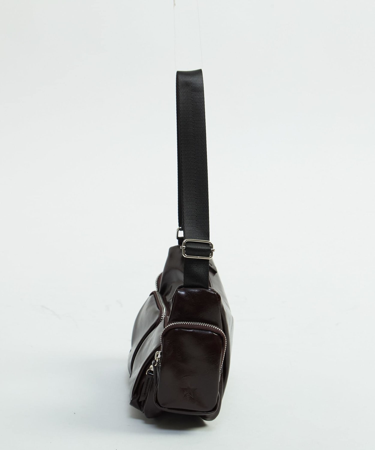 MULTI POCKET SHOULDER BAG｜CONVERSE TOKYO (コンバーストウキョウ